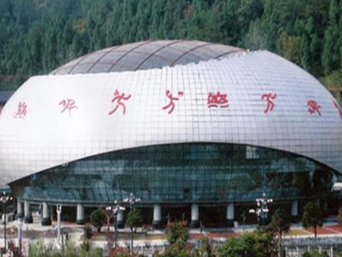 清远体育中心球形网架加工安装